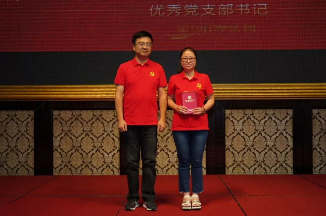 1537645959672799.png 20180928115631855.png